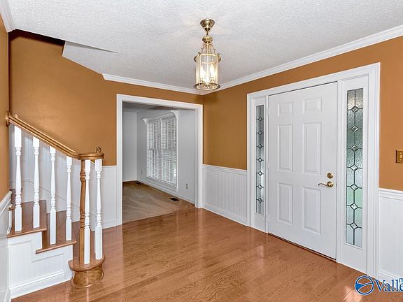4th image of 104 Willena Dr