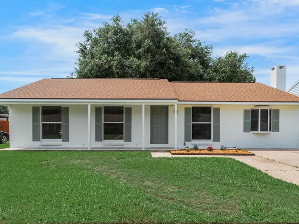 209 Village Ln, Lafayette, LA 70506