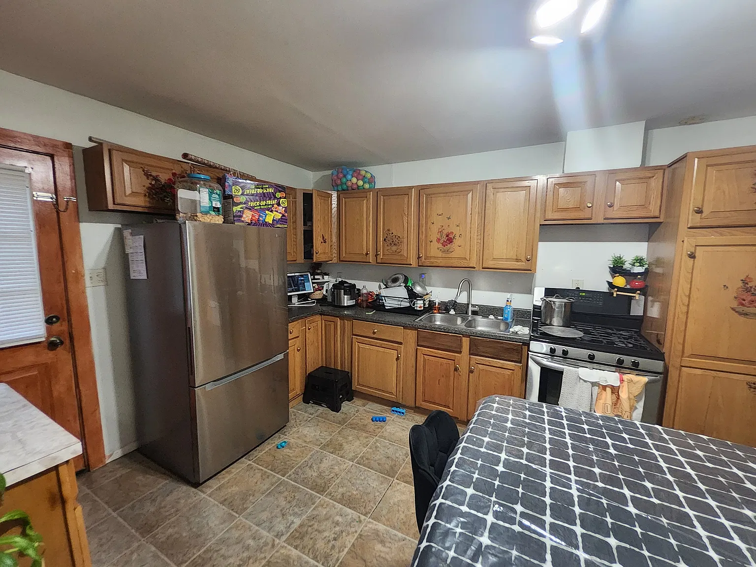 4 bed, 1500 sqft, $2,250 — Photo 4