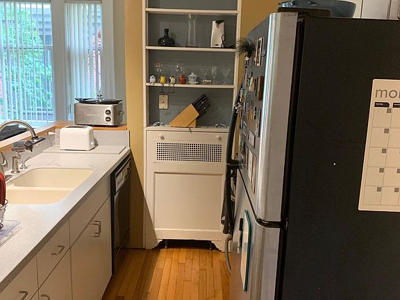 5th image of 21 Strathallan Park APT 1A