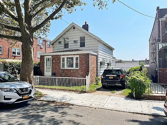 2nd image of 68 Village Rd
