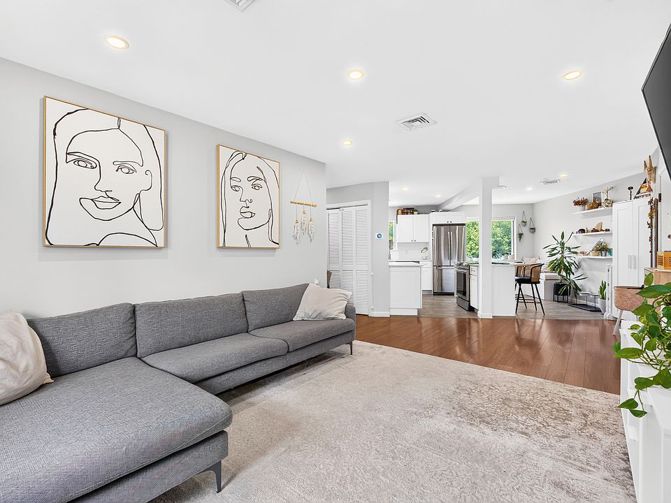 1st image of 311 Palisade Ave APT 2A