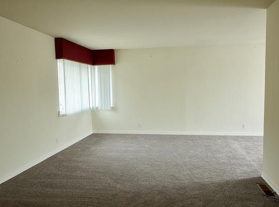 2nd image of 1051 Glacier Ave