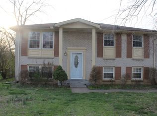 705 Perry Dr, Springfield, TN 37172