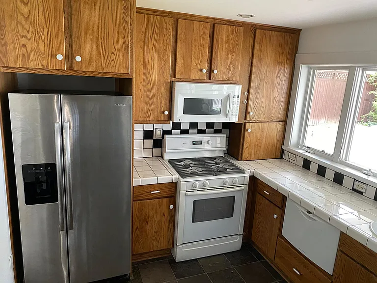 1618 Rugby Ave — Photo 7