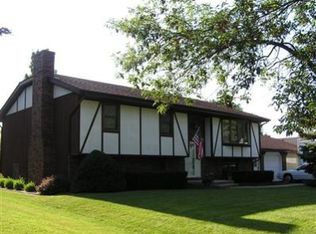 9064 Olcott Ave, Saint John, IN 46373