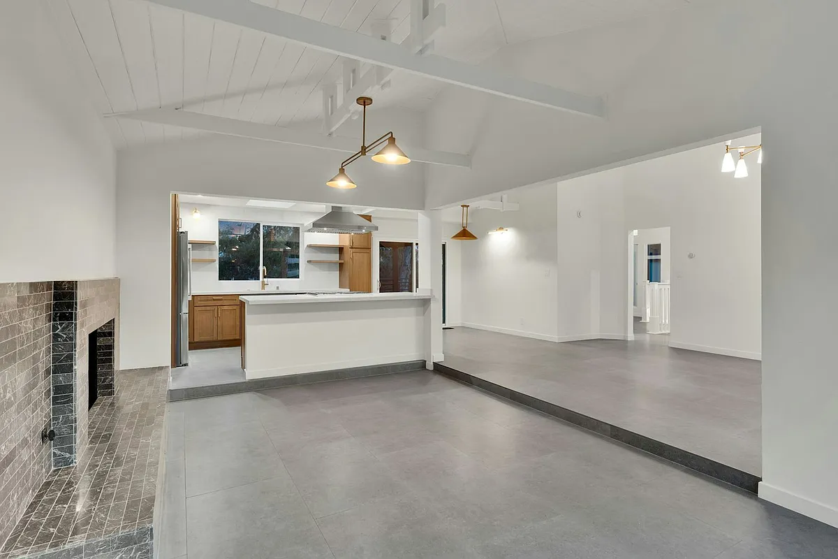 Building Photo - 4279 Hortensia St