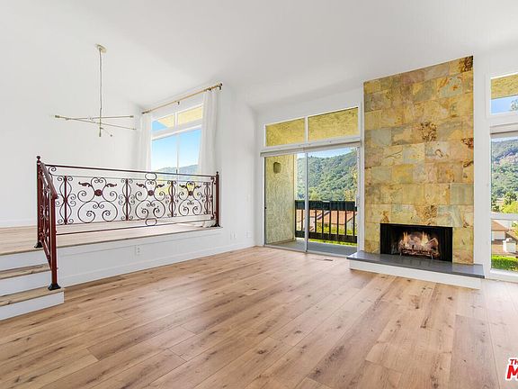 2nd image of 17095 Palisades Cir