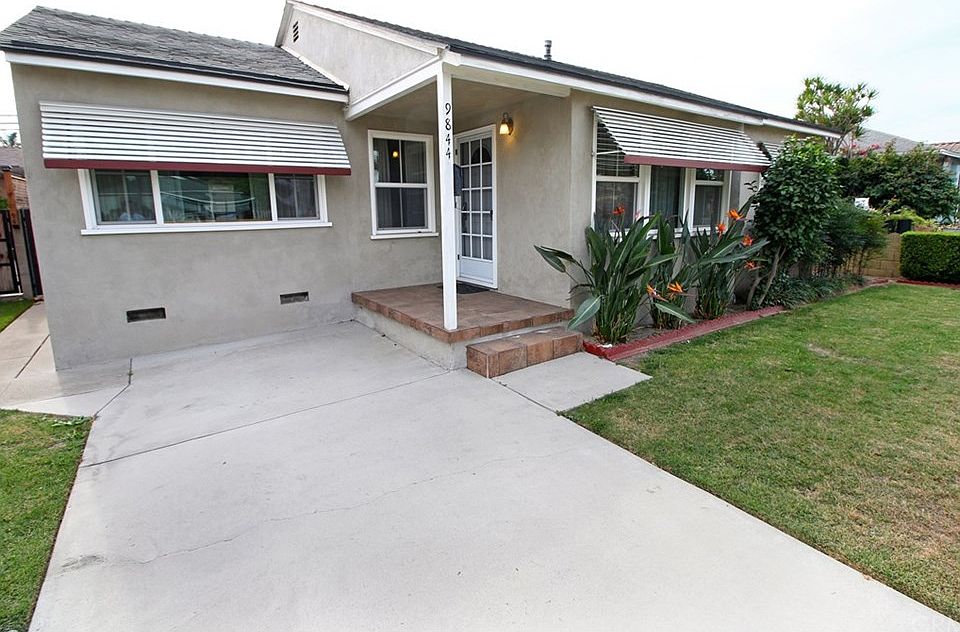 1st image of 9844 Rosecrans Ave