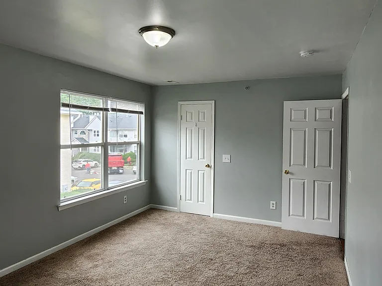 225 Bexley Ln — Photo 16