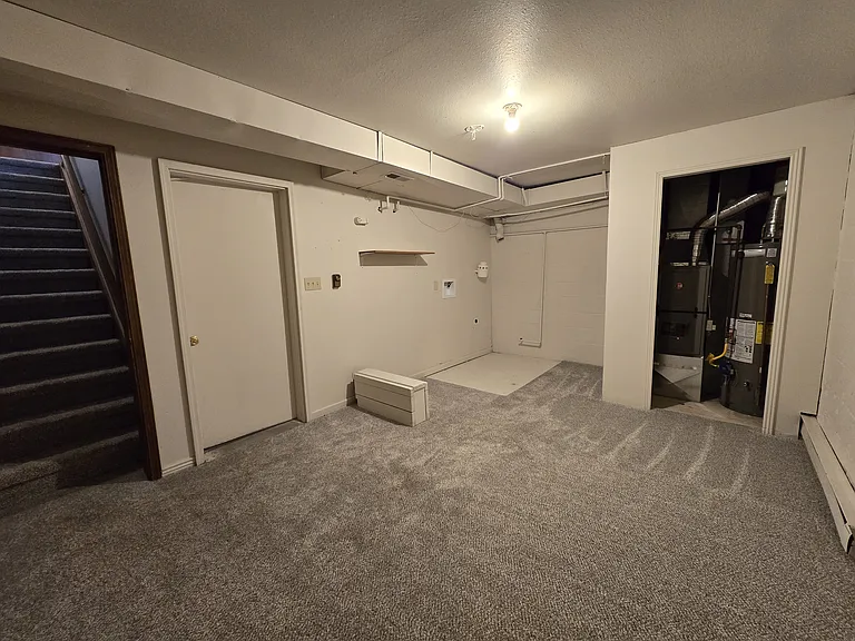 570 Manor Ct #B — Photo 25