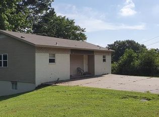 900 W 16th St, Russellville, AR 72801