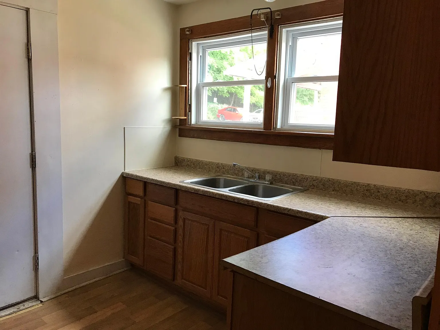 3 bed, 1093 sqft, $1,400 — Photo 2
