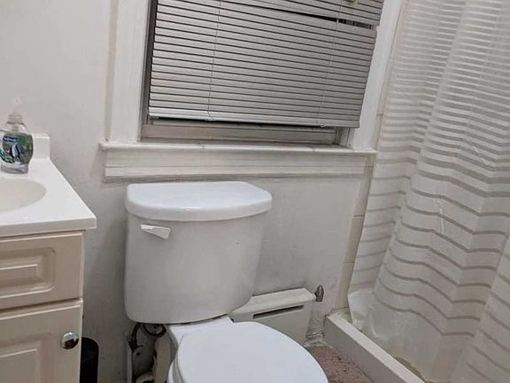3rd image of 2586 48th St #2