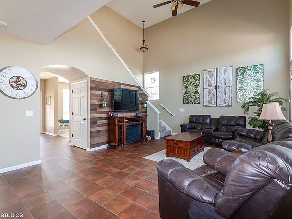 3rd image of 11235 Balmoral Dr