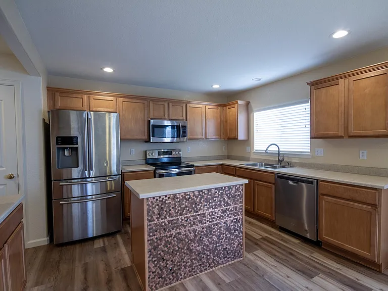 5747 Jaguar Way — Photo 10