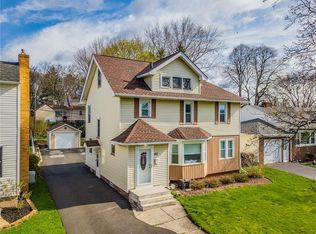 42 Longcroft Rd, Rochester, NY 14609