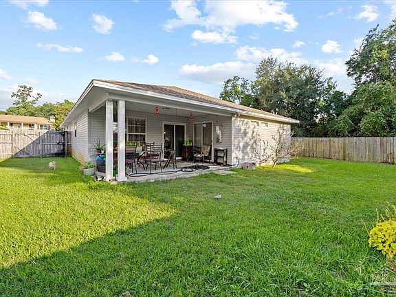 2nd image of 1139 Redwood Ln