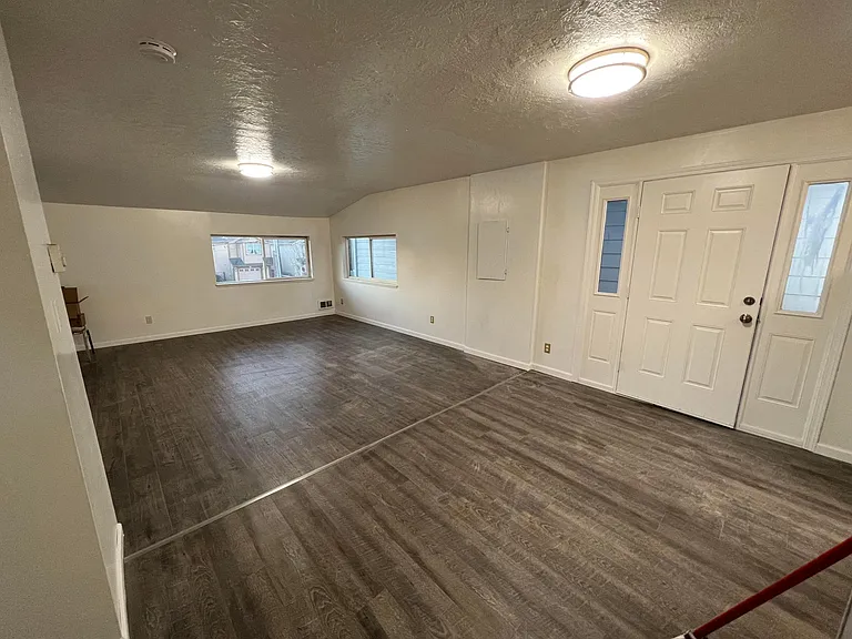1220 NE 84th Ave — Photo 5