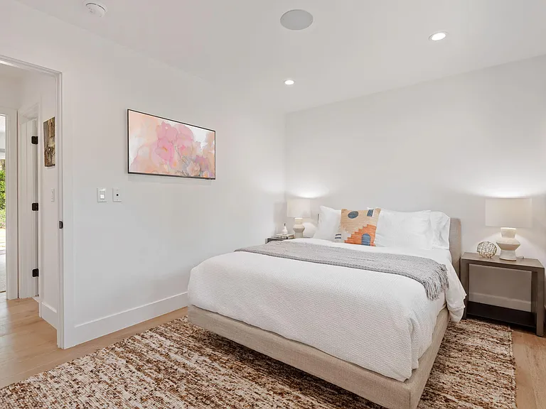2402 Calle Montilla — Photo 36