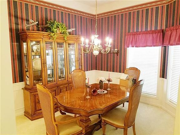 4th image of 1563 Ashton Dr