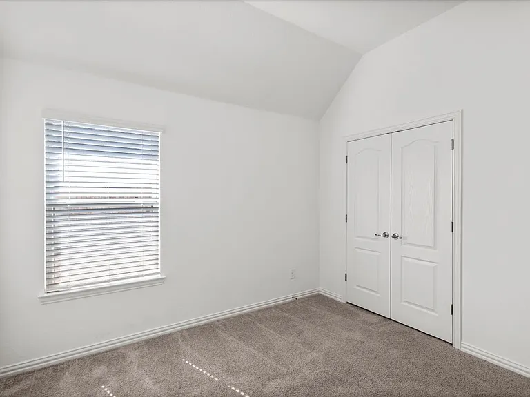 1425 Cole Estates Dr — Photo 35