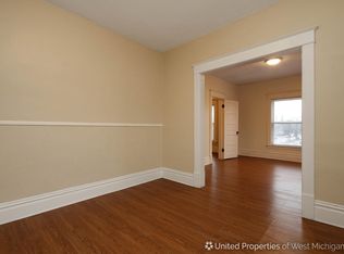 672 Leonard St NW, Grand Rapids, MI 49504