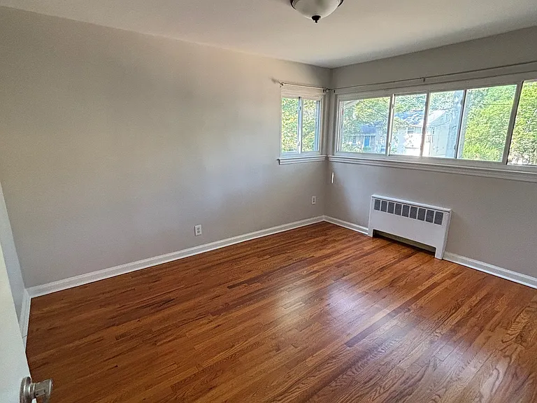 16 Spruce Pl — Photo 10