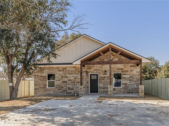 3rd image of 1811 Palasota Dr