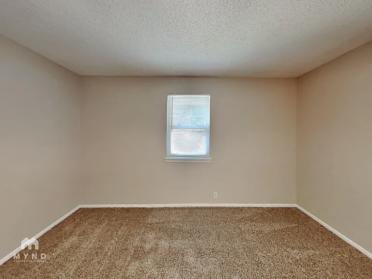 129 NE Michael Dr — Photo 9