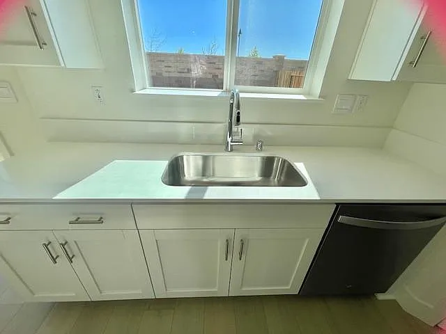 16272 Bandon Ln — Photo 2