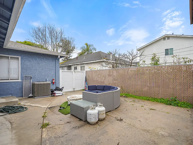 8333 Gonzaga Ave — Photo 18