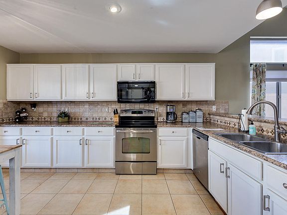 5th image of 3289 E Wildhorse Dr