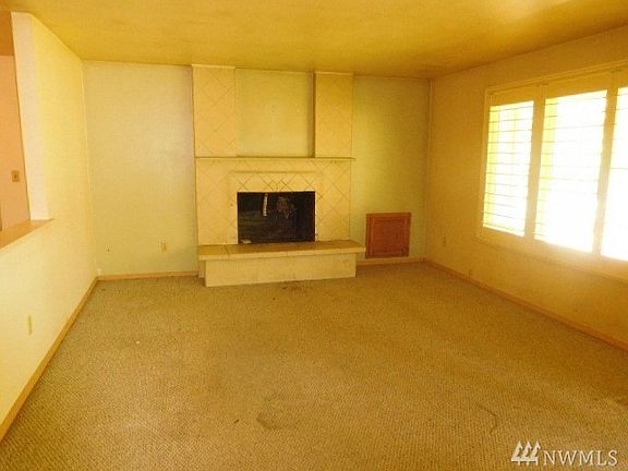 5th image of 14224 41st Ct NW