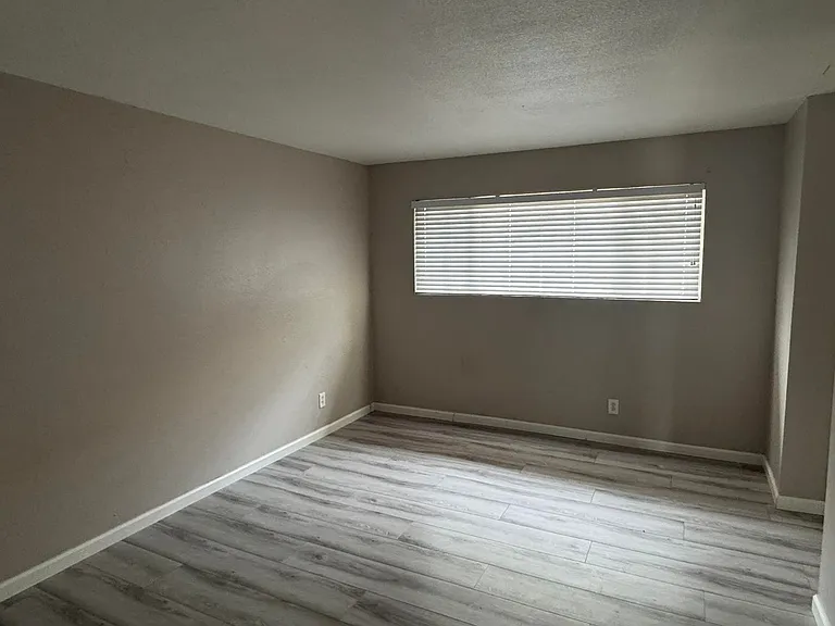 4925 Indian Oaks Ct — Photo 11