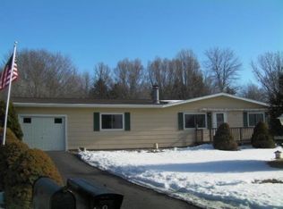 118 Canary Cir, Watertown, WI 53098