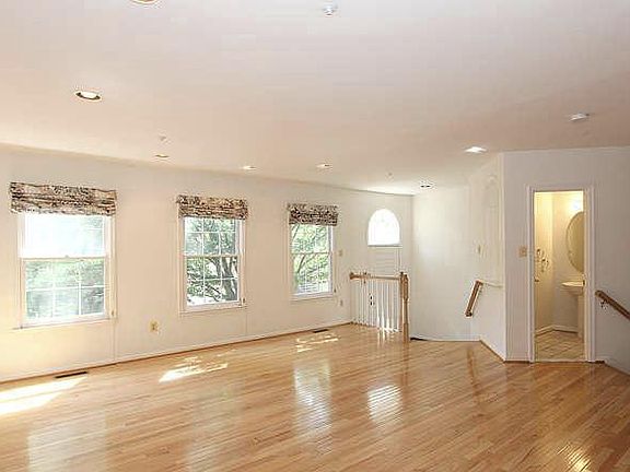 3rd image of 11340 Hollowstone Dr