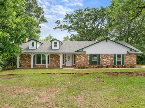 716 Range Rd, Palestine, TX 75801