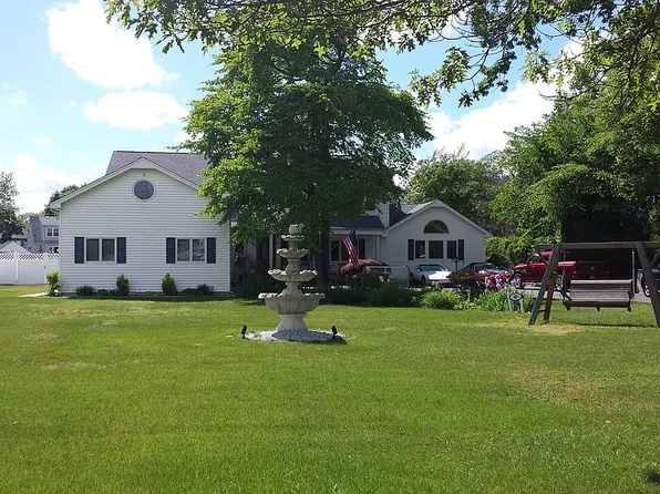 67 S Ketcham Ave, Amityville, NY 11701
