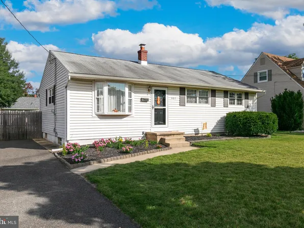 407 W Henry St, Palmyra, NJ 08065