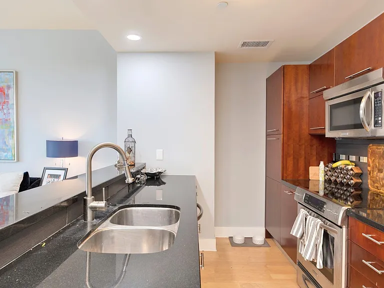 603 Davis St #1808 — Photo 9