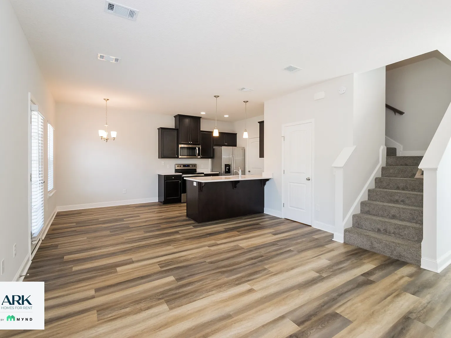 3 bed, 2.5 bath, 1703 sqft, $2,075 — Photo 2