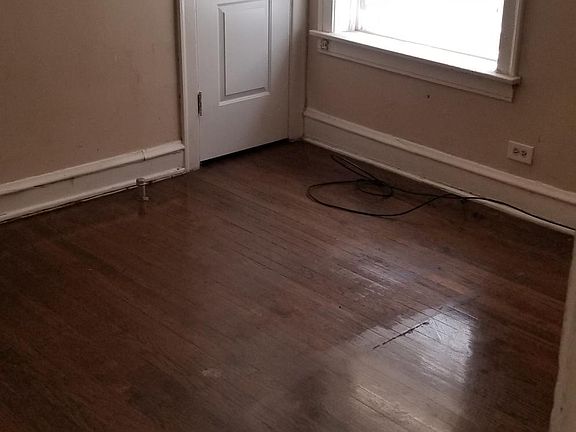 5th image of 7541 S Essex Ave #2