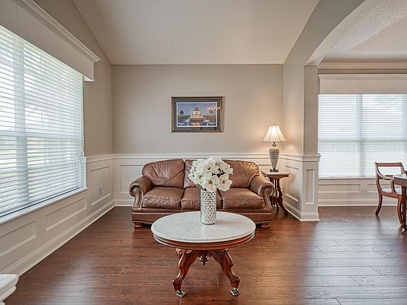 5th image of 4004 Sioux Cir