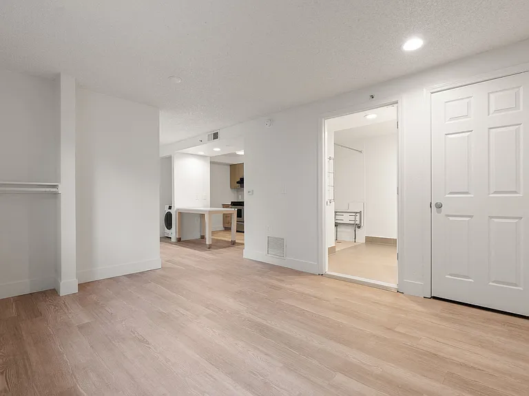 AVIA Lofts on Parkway — Photo 59