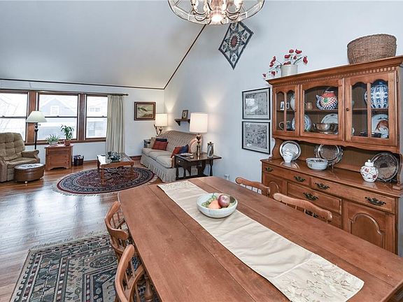 5th image of 48 W Cottage St