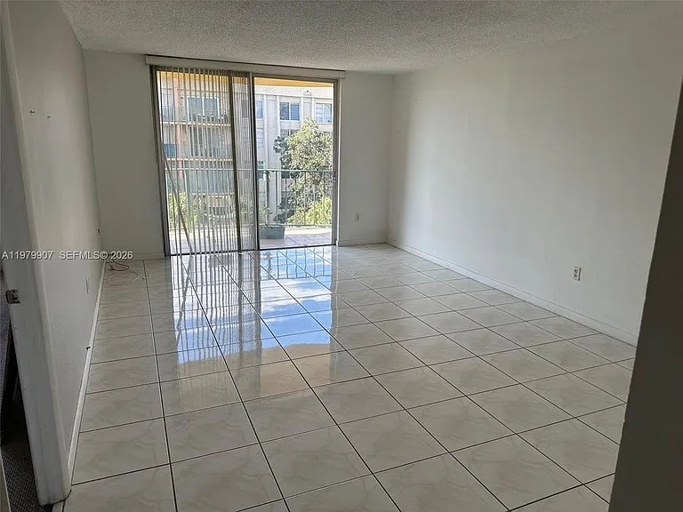 9350 Fontainebleau Blvd #513 — Photo 1