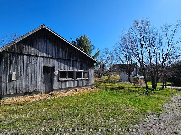 4th image of 77 Lakeshore Rd