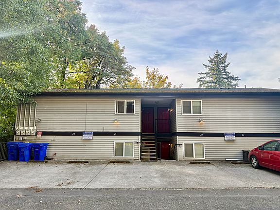 3rd image of 26 SW Hamilton Ct #28