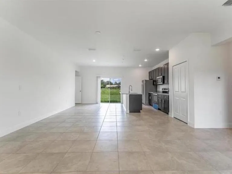 4484 SW 151st St — Photo 3